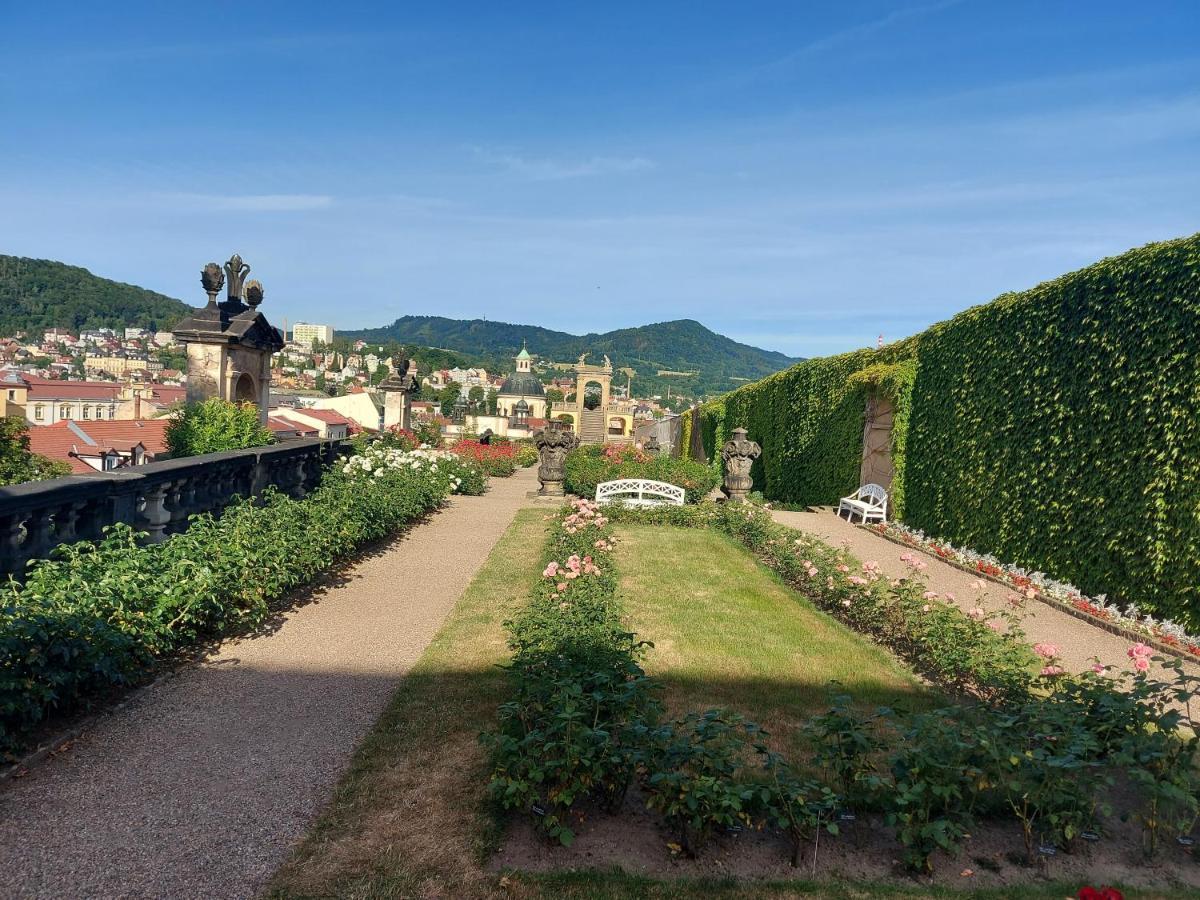 Apartments Rose Garden Decin Exteriör bild