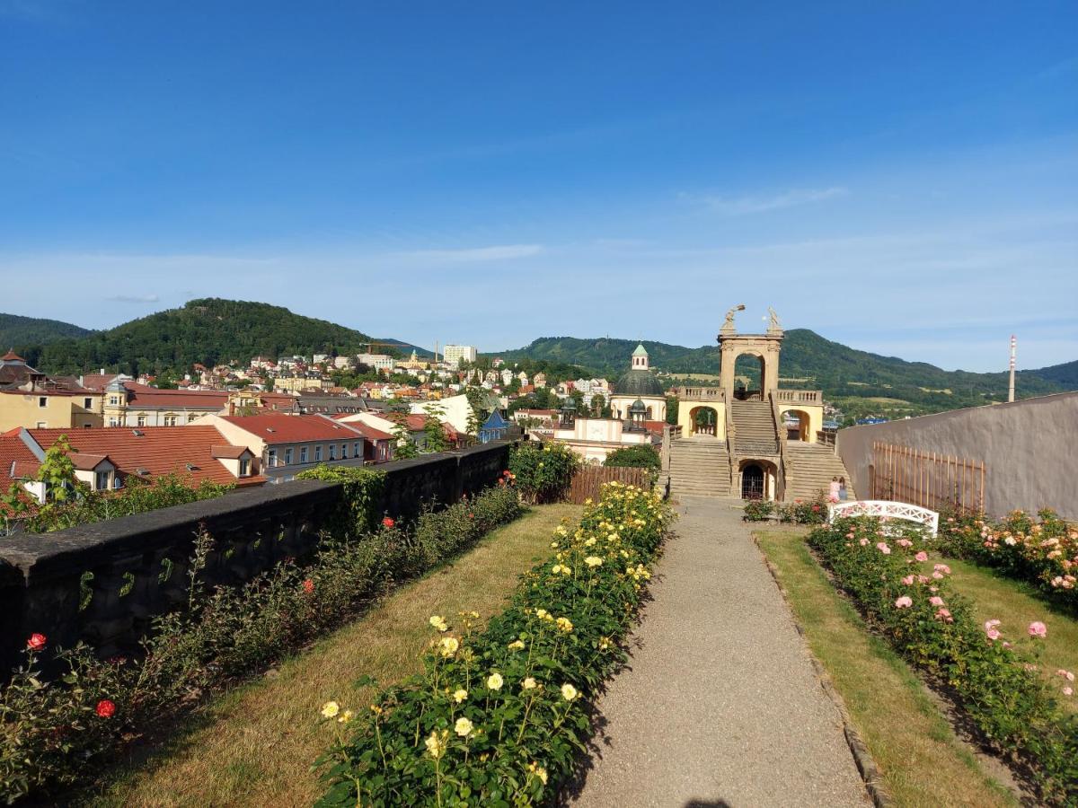 Apartments Rose Garden Decin Exteriör bild