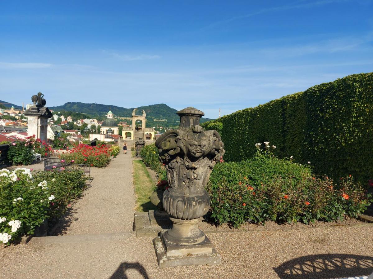Apartments Rose Garden Decin Exteriör bild